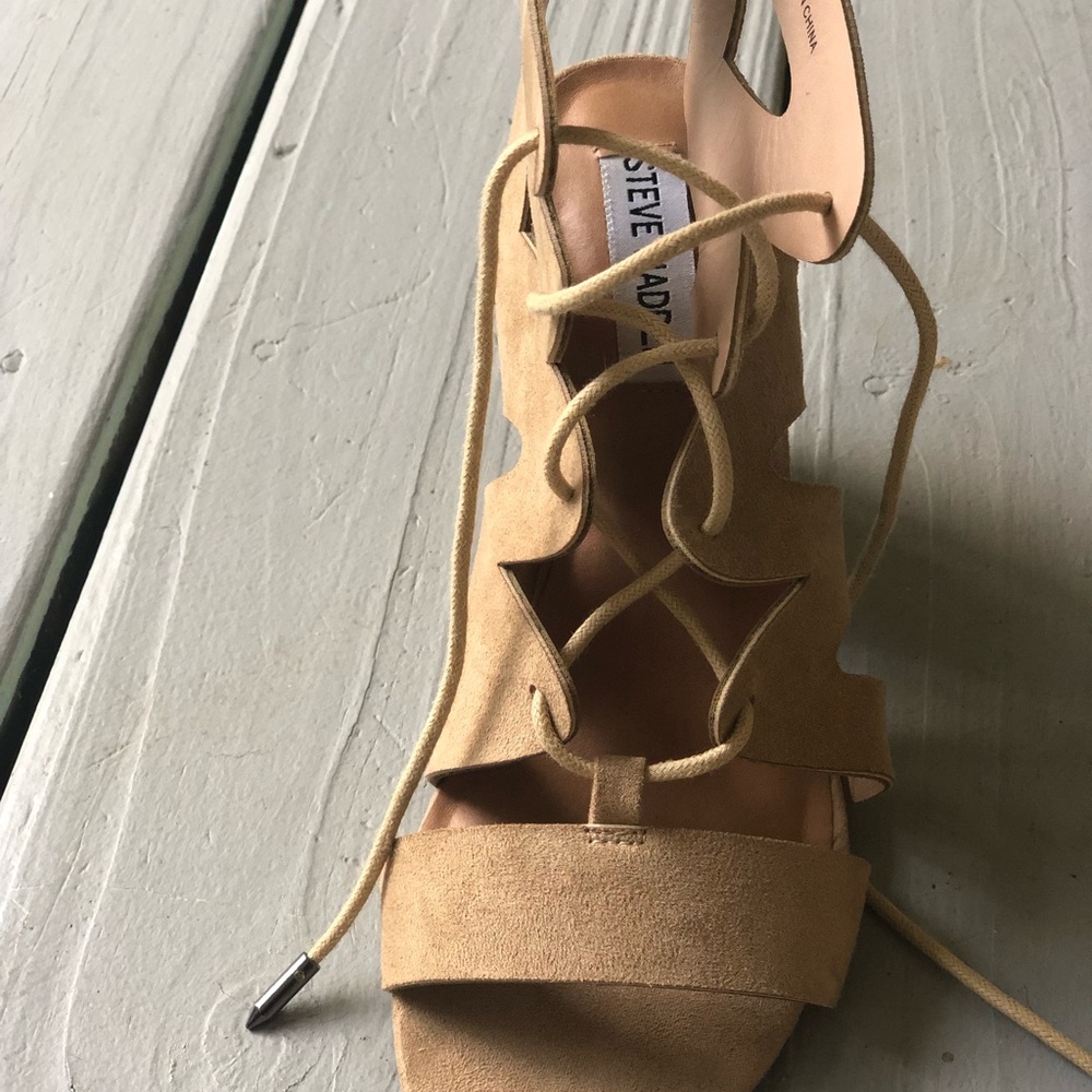 Steve Madden Tan Heels Size 5.5 - Picture 6 of 6